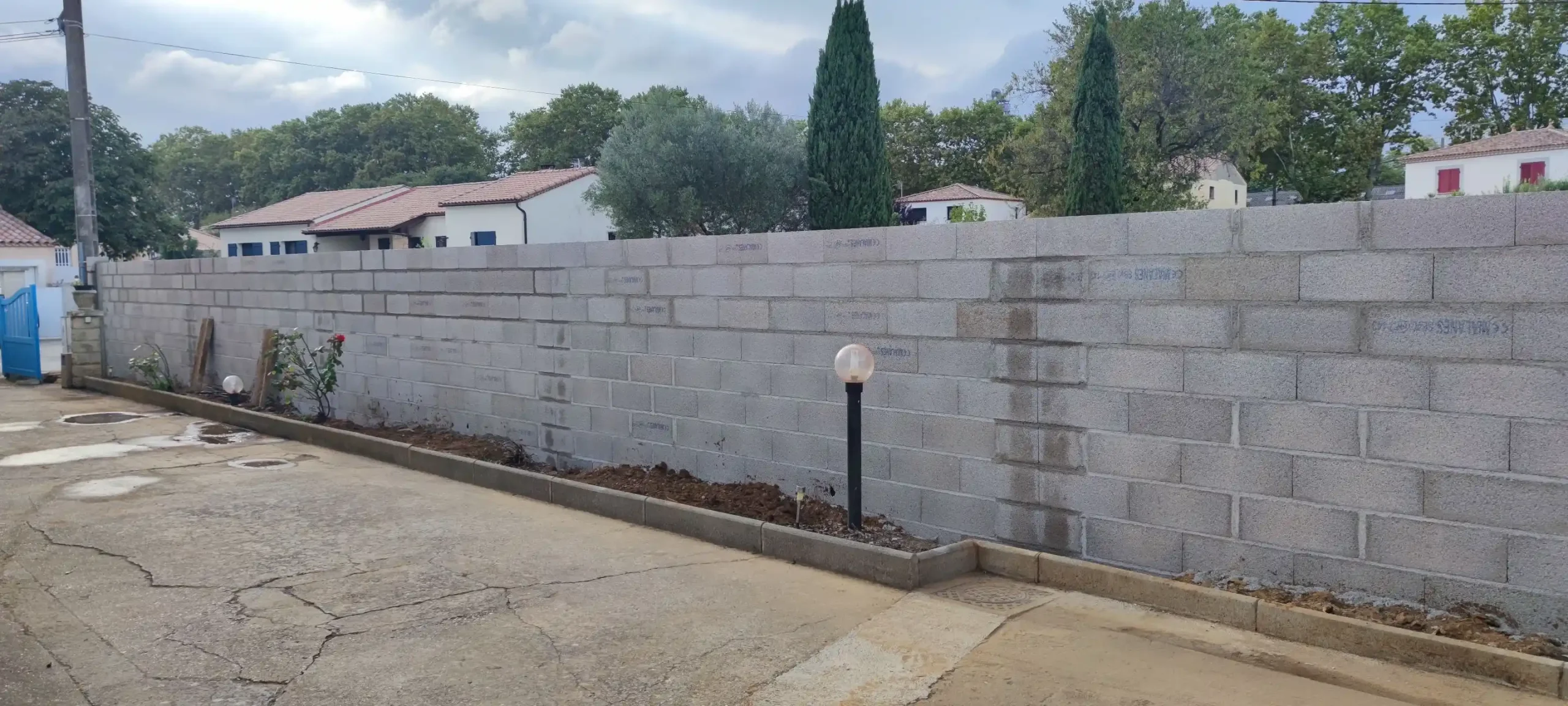 construction-cloture-parpaing-maison-individuelle