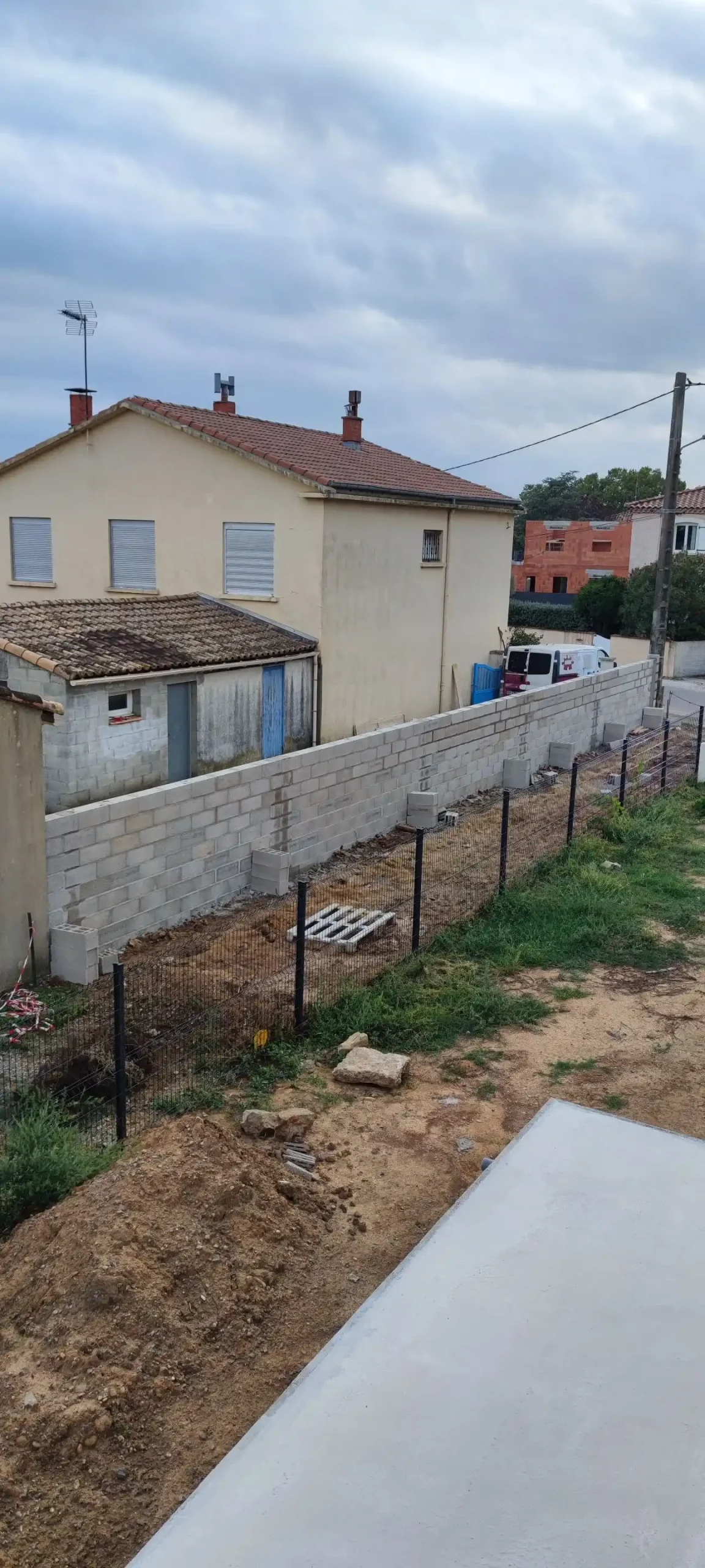 construction-cloture-parpaing